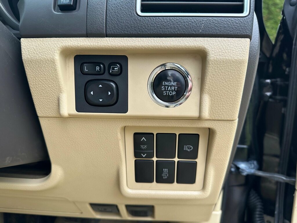 Toyota Land Cruiser D-4d Icon White #54