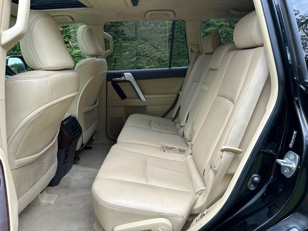 Toyota Land Cruiser D-4d Icon White #46