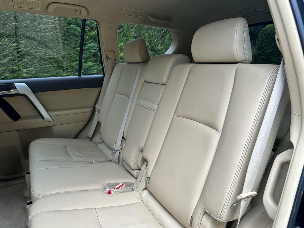 Toyota Land Cruiser D-4d Icon White #48