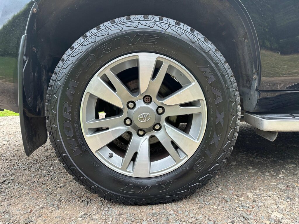 Toyota Land Cruiser D-4d Icon White #27