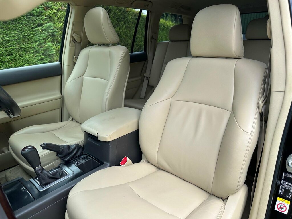 Toyota Land Cruiser D-4d Icon White #53