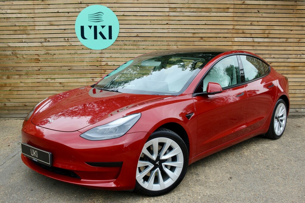 Tesla Model 3 Saloon Red