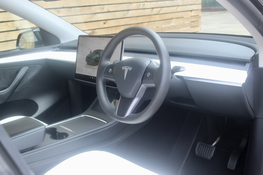 Tesla Model Y Suv Black #4