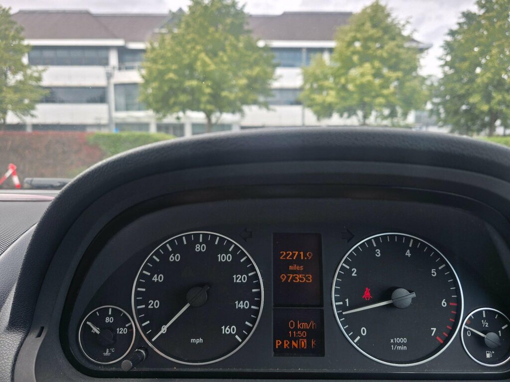 Mercedes-Benz A Class 1.7 A180 Avantgarde Se Hatchback Cvt 1 Grey #16
