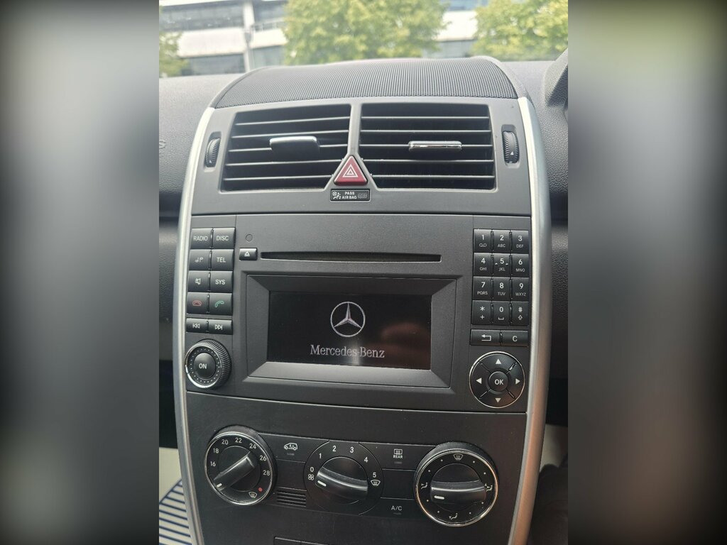 Mercedes-Benz A Class 1.7 A180 Avantgarde Se Hatchback Cvt 1 Grey #14