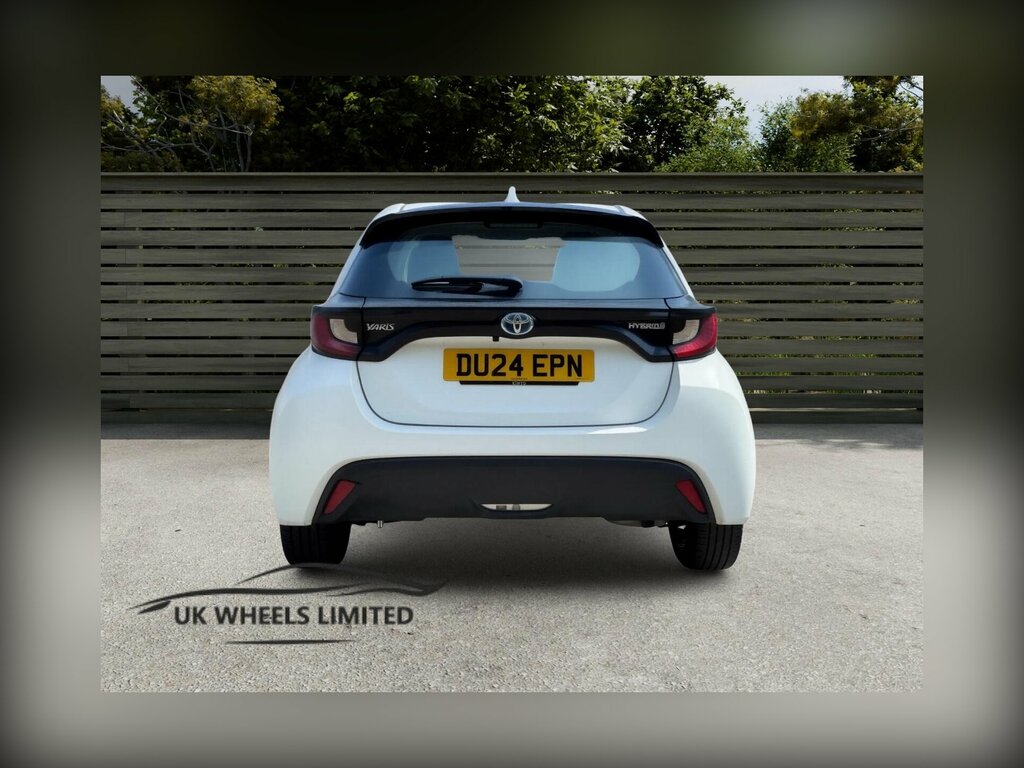 Toyota Yaris 1.5 Vvt-h Icon E-cvt Euro 6 Ss White #3