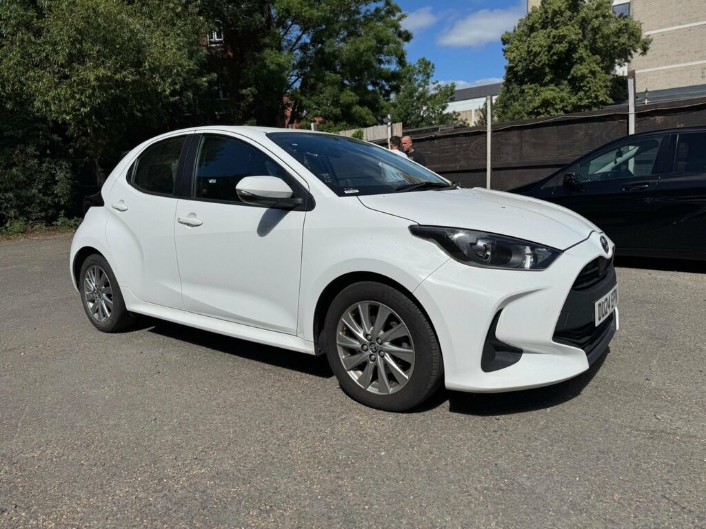 Toyota Yaris 1.5 Vvt-h Icon E-cvt Euro 6 Ss White #4