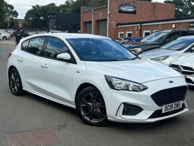 Ford Focus 1.0T Ecoboost St-line Hatchback Eu White