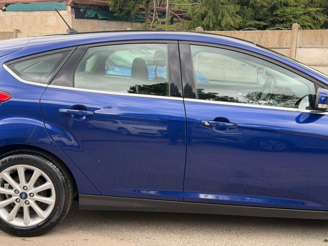 Ford Focus 1.0T Ecoboost Titanium Hatchback E AP18BUE Blue #6