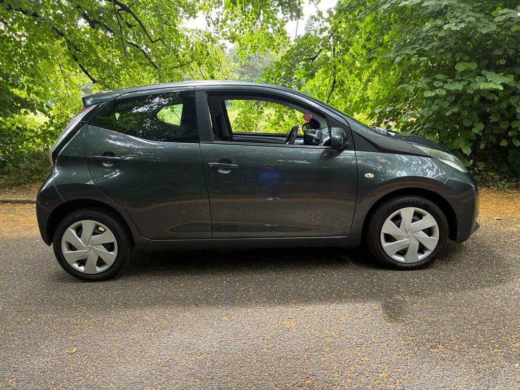 Toyota Aygo 1.0 Vvt-i X-play Euro 5 Grey #2