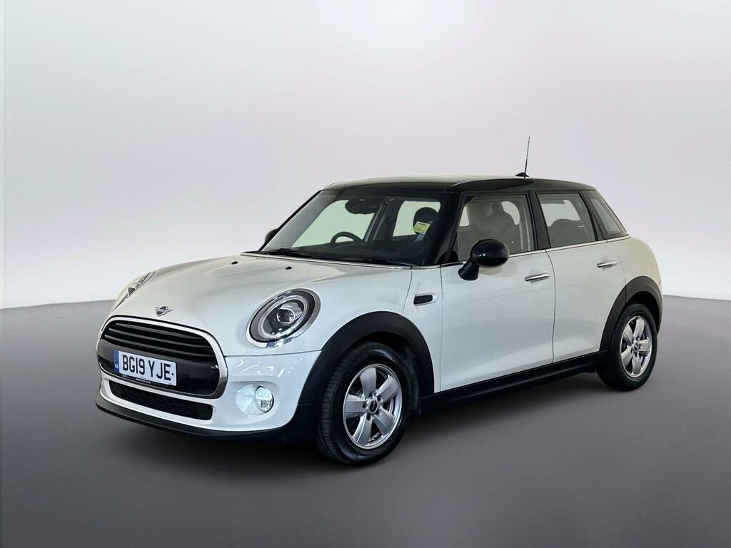 Mini Hatch 1.5 Cooper Classic Hatchback Eur BG19YJE White #4