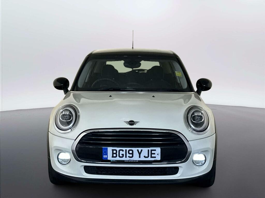 Mini Hatch 1.5 Cooper Classic Hatchback Eur BG19YJE White #3