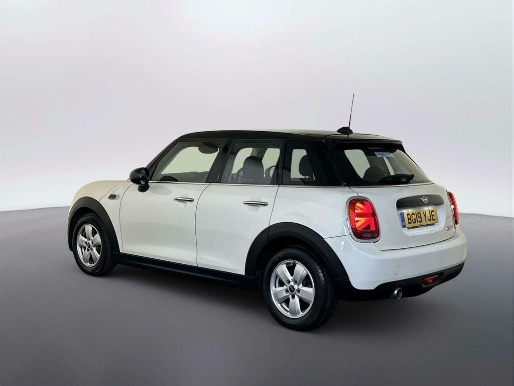 Mini Hatch 1.5 Cooper Classic Hatchback Eur BG19YJE White #6