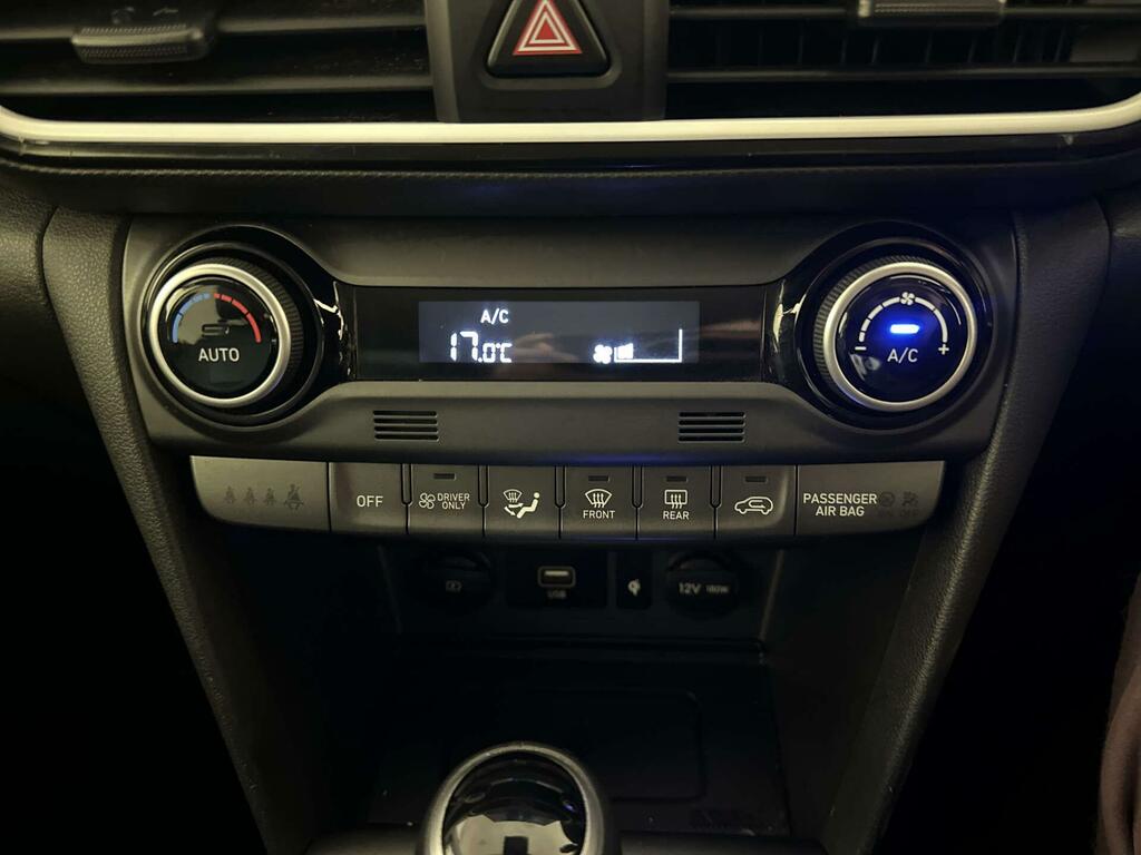 Hyundai Kona T-gdi Play White #23