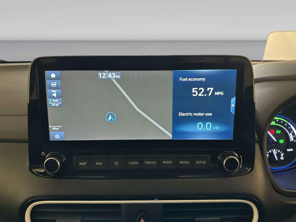 Hyundai Kona T-gdi Play White #20