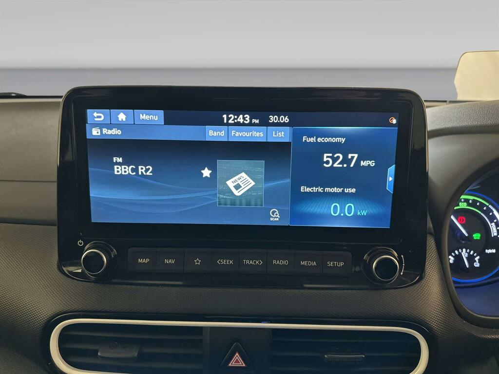 Hyundai Kona T-gdi Play White #21