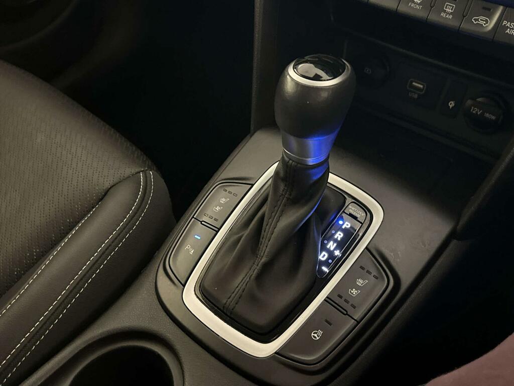 Hyundai Kona T-gdi Play White #24