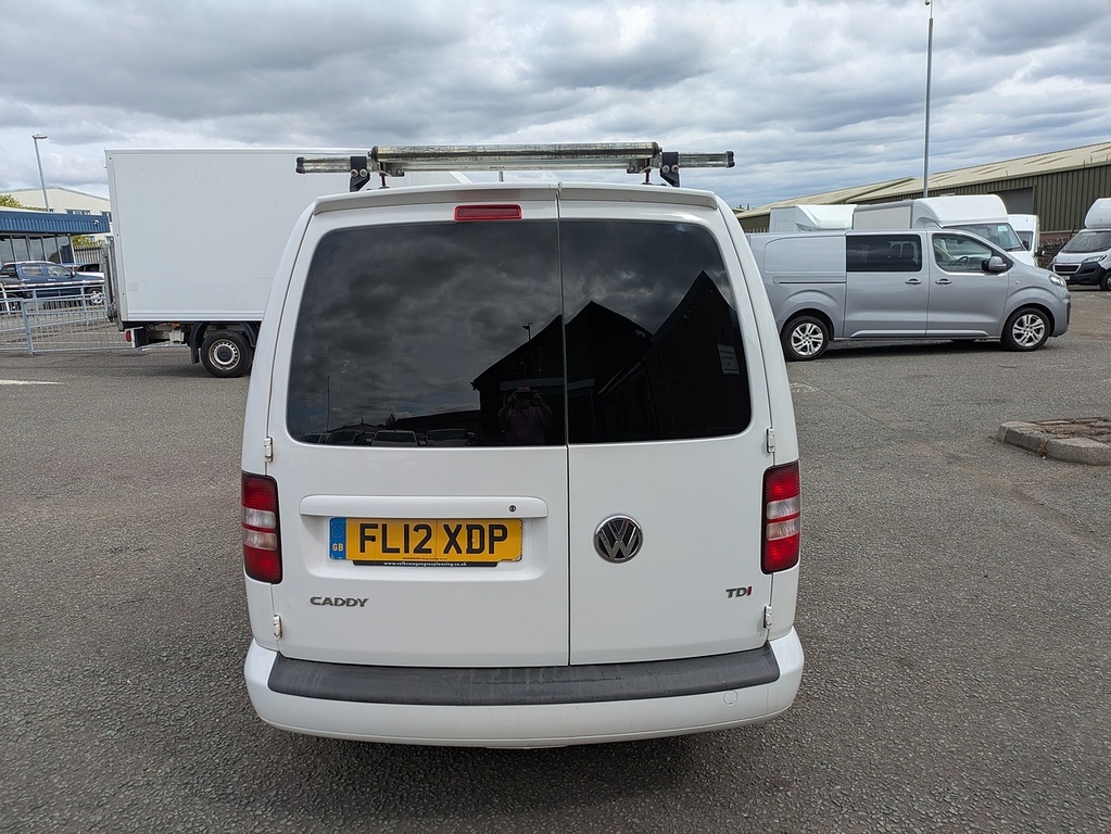 Volkswagen Caddy Maxi Tdi Bluemotion Tech C20 Maxi White #6
