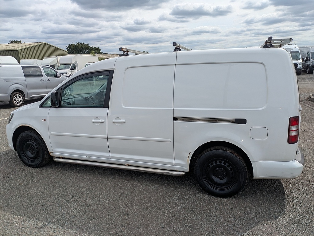 Volkswagen Caddy Maxi Tdi Bluemotion Tech C20 Maxi White #4