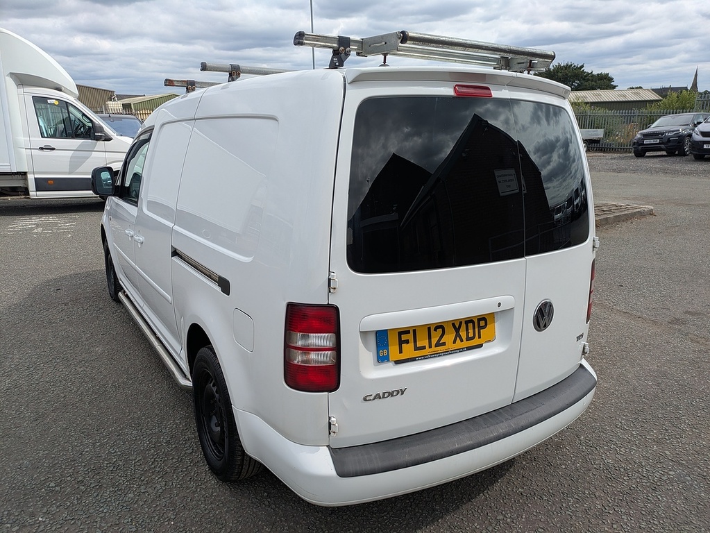 Volkswagen Caddy Maxi Tdi Bluemotion Tech C20 Maxi White #5