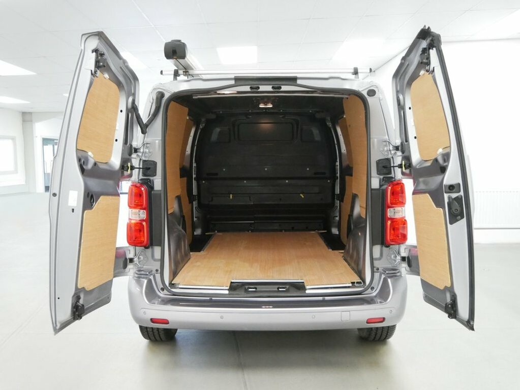 Vauxhall Vivaro 1.5L Turbo D 2700 Pro Panel Van 6Dr Grey #4