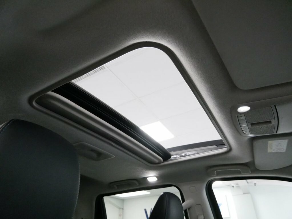 Nissan Navara 2.3L Dci N-guard Pickup Double Cab Manu Black #6