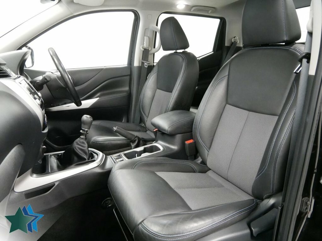 Nissan Navara 2.3L Dci N-guard Pickup Double Cab Manu Black #3