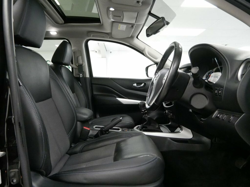 Nissan Navara 2.3L N-guard Grey #16