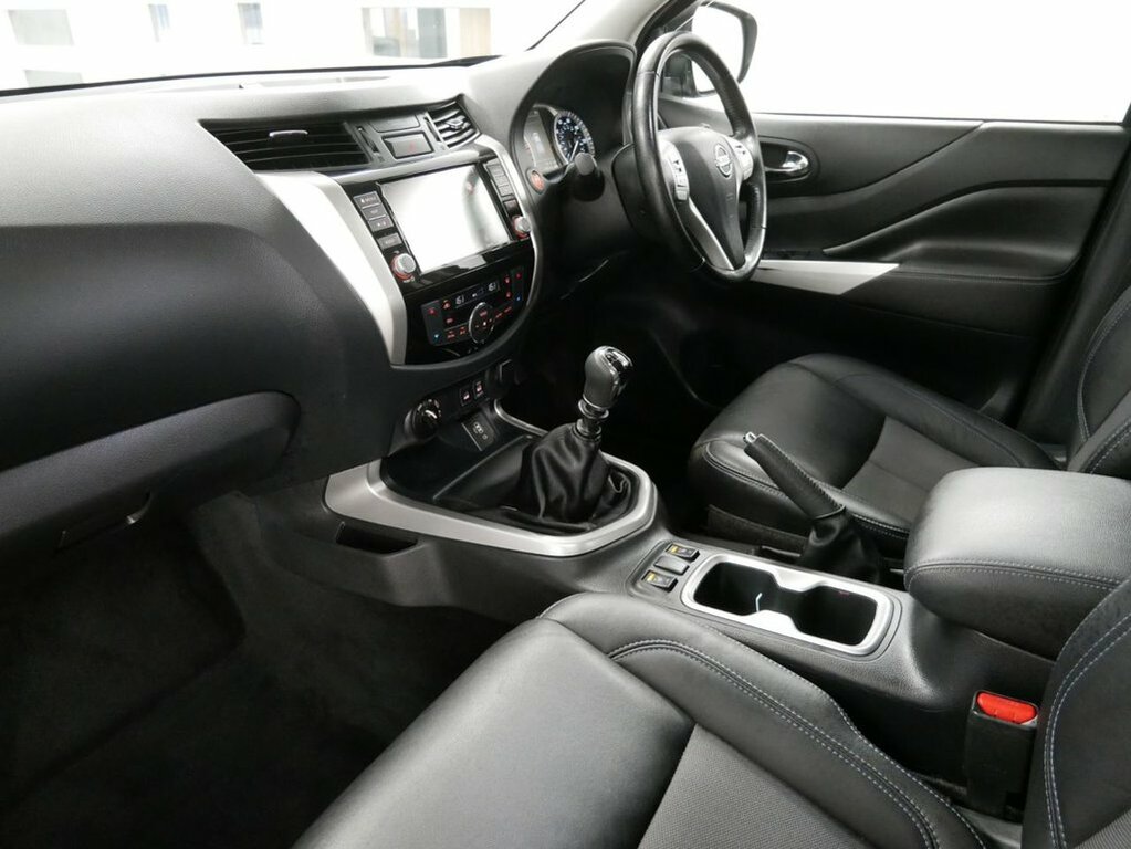 Nissan Navara 2.3L N-guard Grey #24