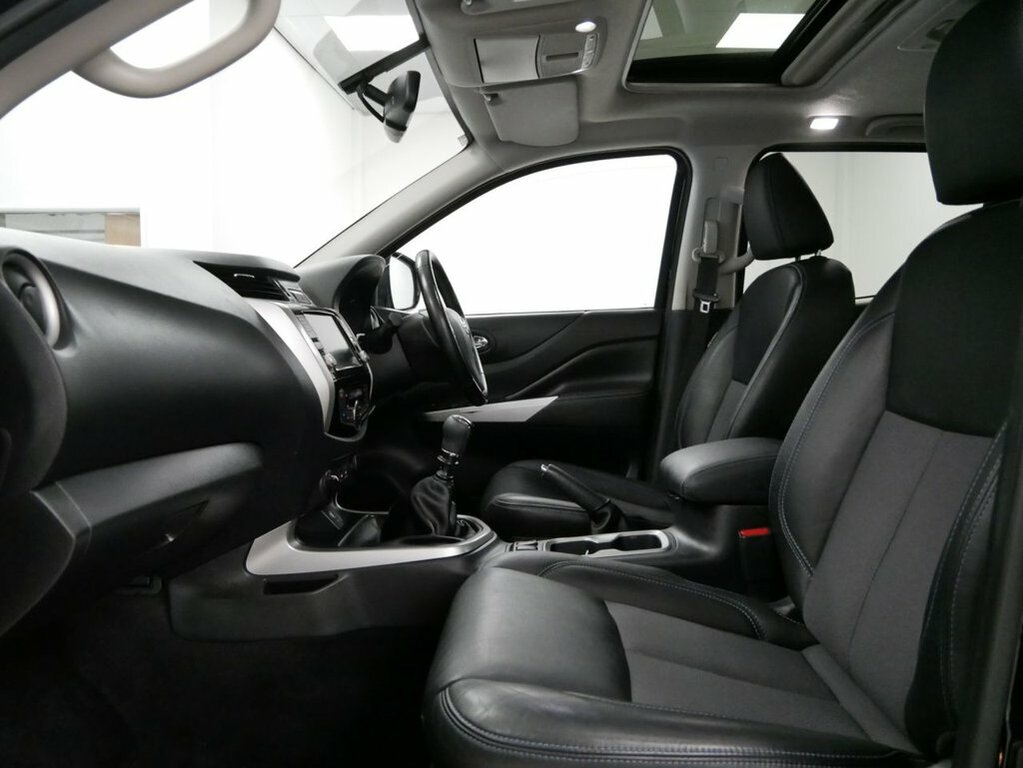 Nissan Navara 2.3L N-guard Grey #25