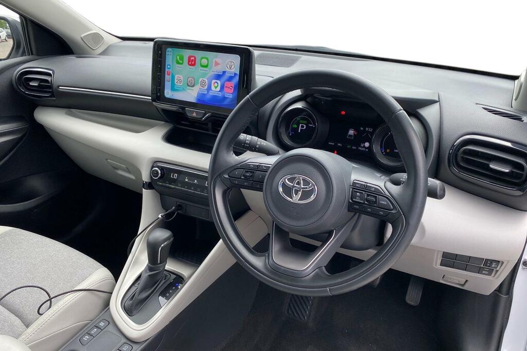 Toyota Yaris 1.5 Vvt-h Excel E-cvt Euro 6 Ss YF73UPP White #6