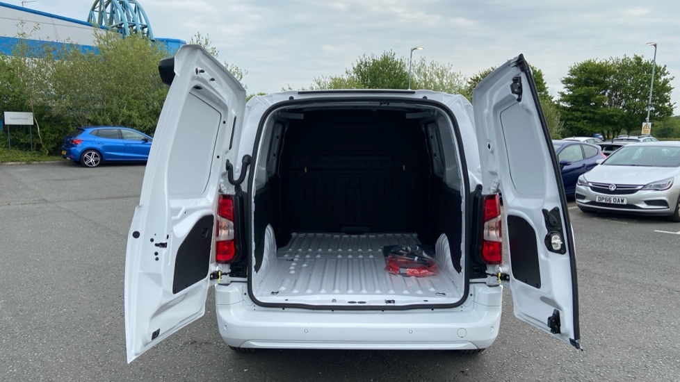 Vauxhall Combo-e Life Pro White #5