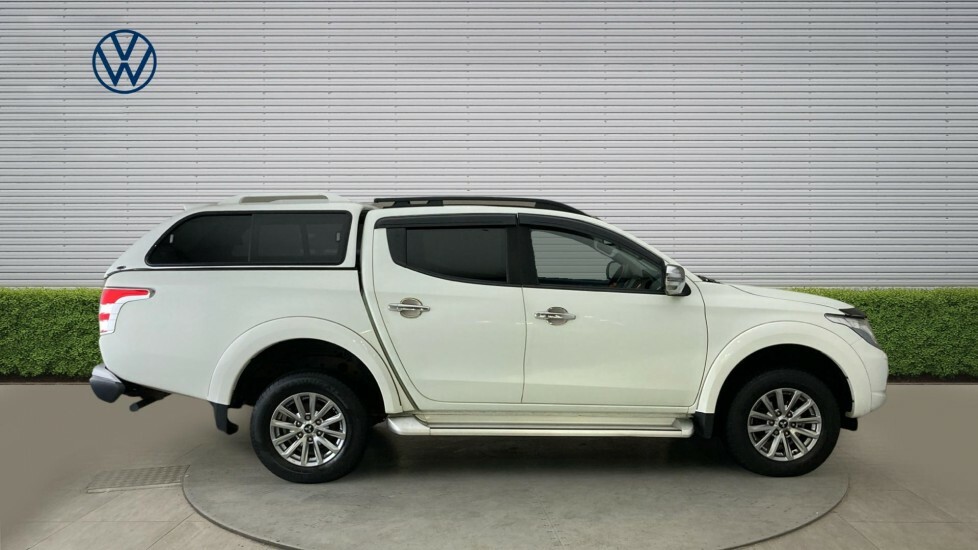 Mitsubishi L200 Pickup DY68HBH White #4
