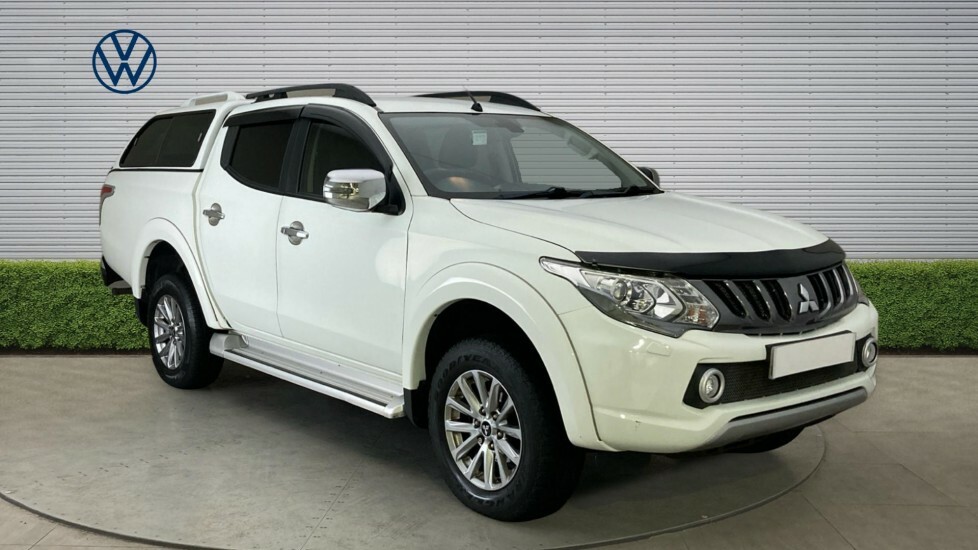 Mitsubishi L200 Pickup White