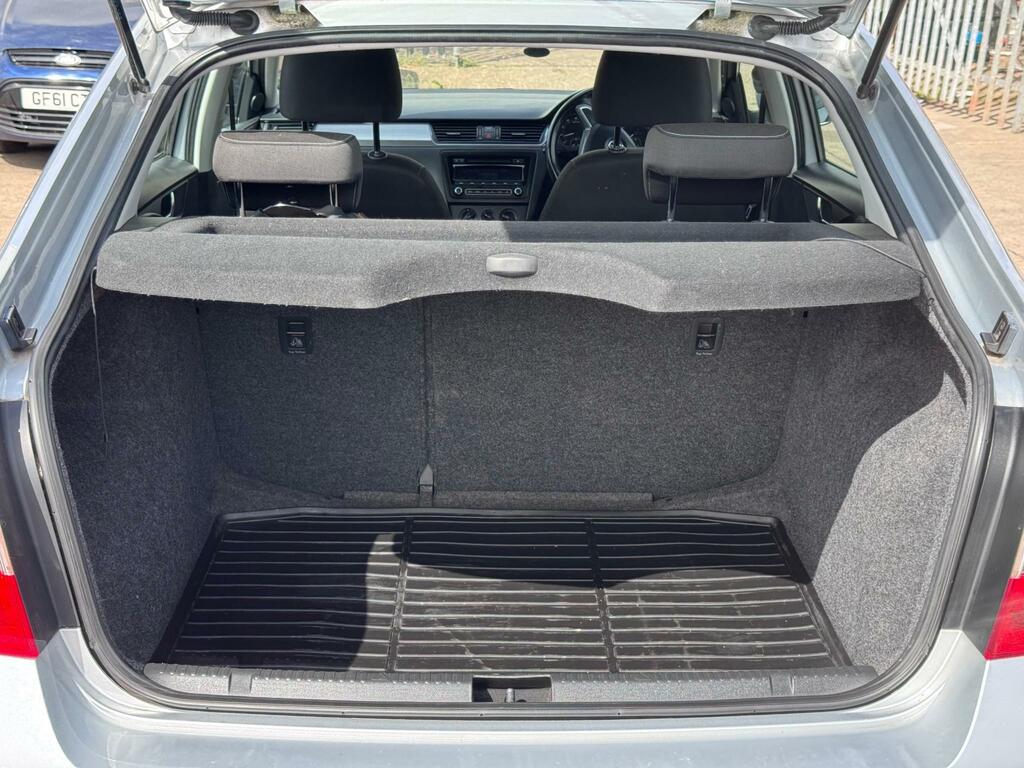 Skoda Rapid Se Tsi Silver #2