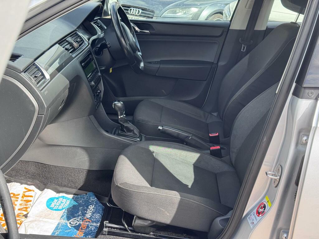Skoda Rapid Se Tsi Silver #4