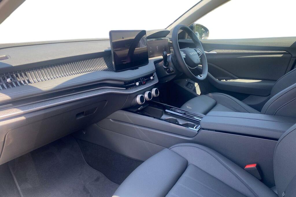 Skoda Superb Skoda Superb Estate 1.5 Tsi Iv Se L Dsg KT75TNN Black #2