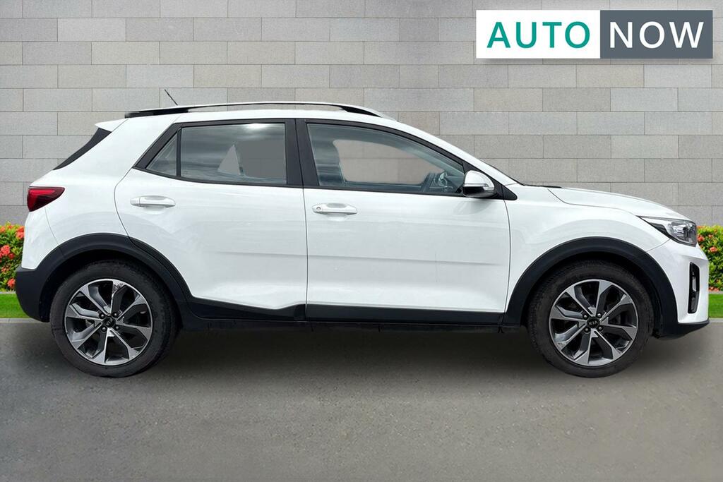 Kia Stonic Kia Stonic 1.6 Crdi 2 Suv Euro 6 LC18VHE White #4