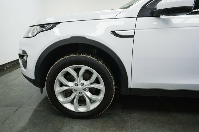 Land Rover Discovery Sport 2.0 Td4 Hse 4Wd Euro 6 S S GD67WDL White #5
