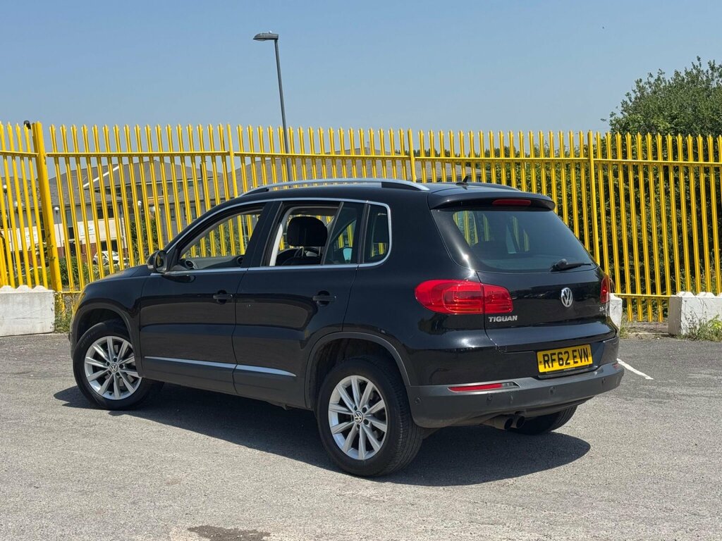 Volkswagen Tiguan 2.0 Tdi Bluemotion Tech Se 4Wd Euro 5 Ss Black #2