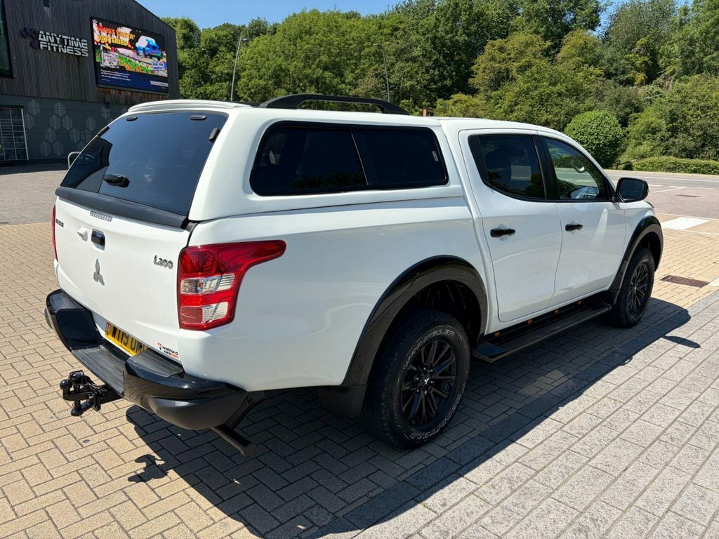 Mitsubishi L200 2.4L Dc Challenger White #6