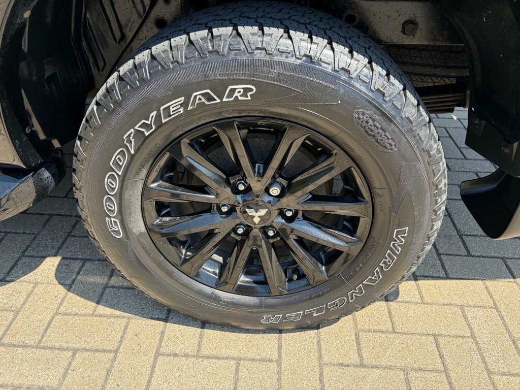 Mitsubishi L200 2.4 Di-d Dc Barbarian 4Wd Euro 6 Black #35