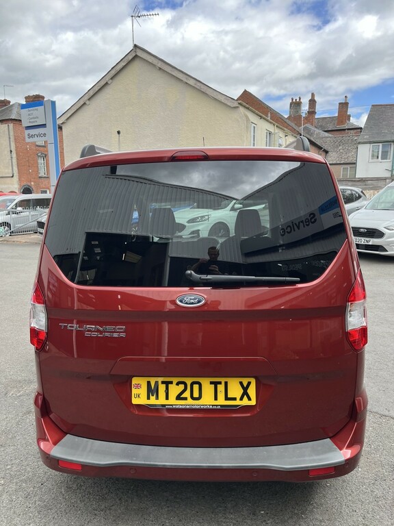 Ford Tourneo Courier 1.5 Tdci Titanium Red #5