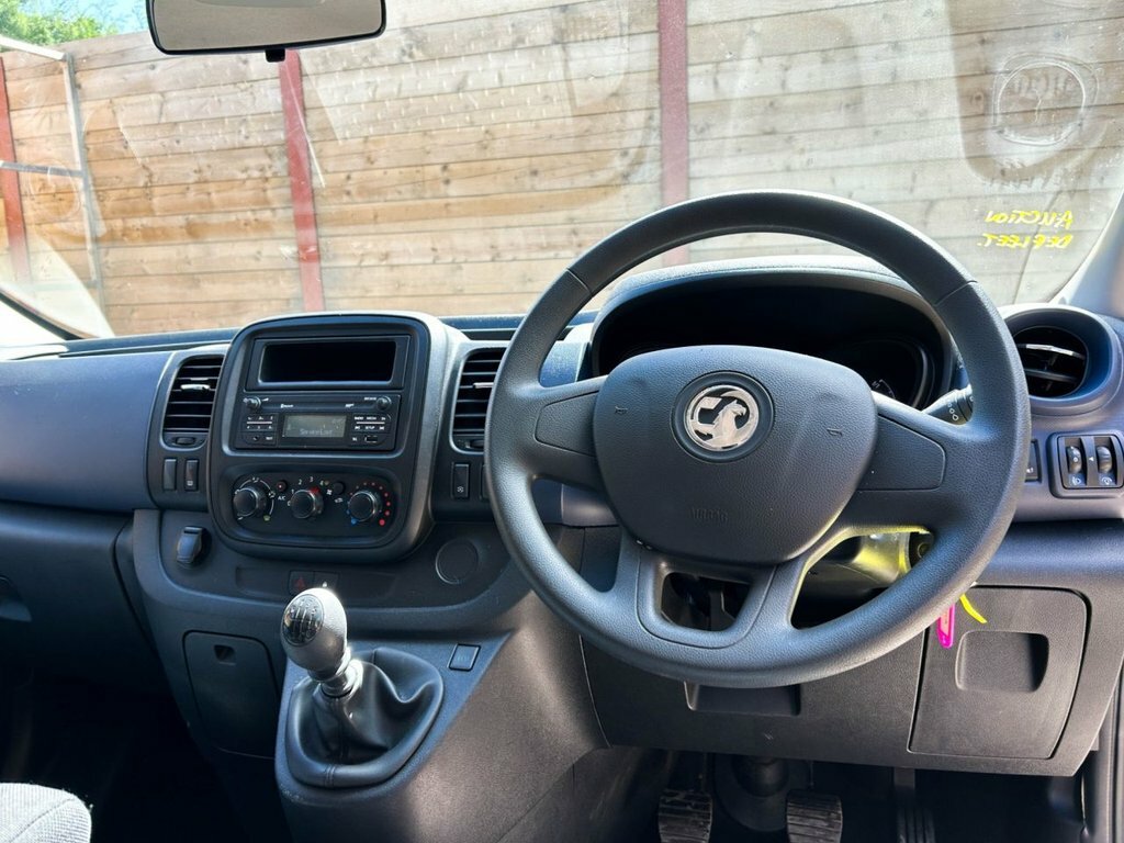 Vauxhall Vivaro Mpv NK19BLJ Grey #2