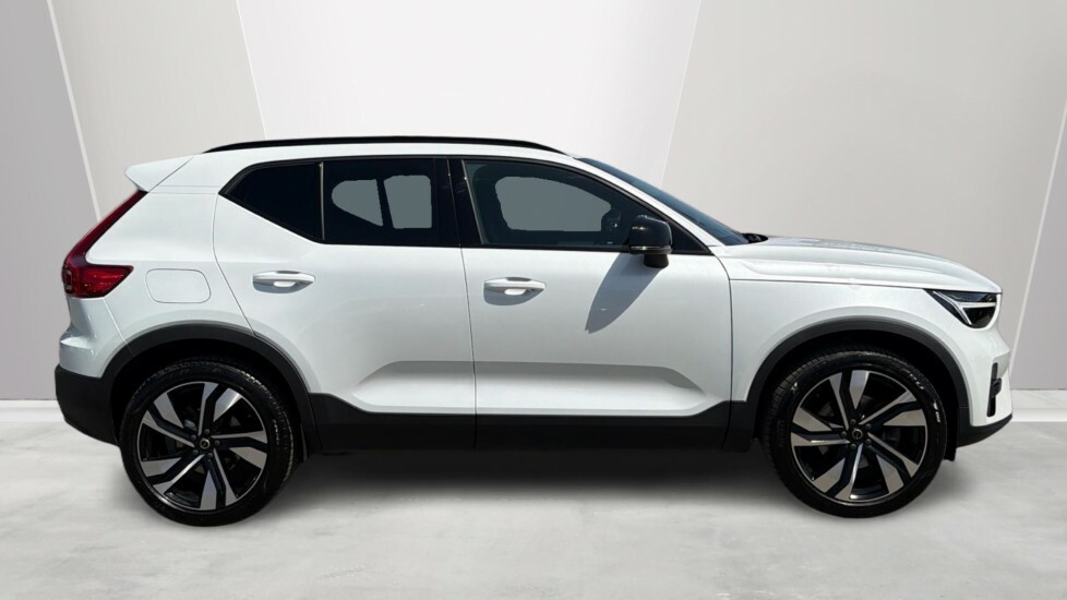 Volvo XC40 Plus, B4 Mild Hybrid, Dark OY75VHK White #3