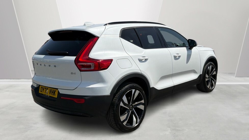Volvo XC40 Plus, B4 Mild Hybrid, Dark OY75VHK White #2