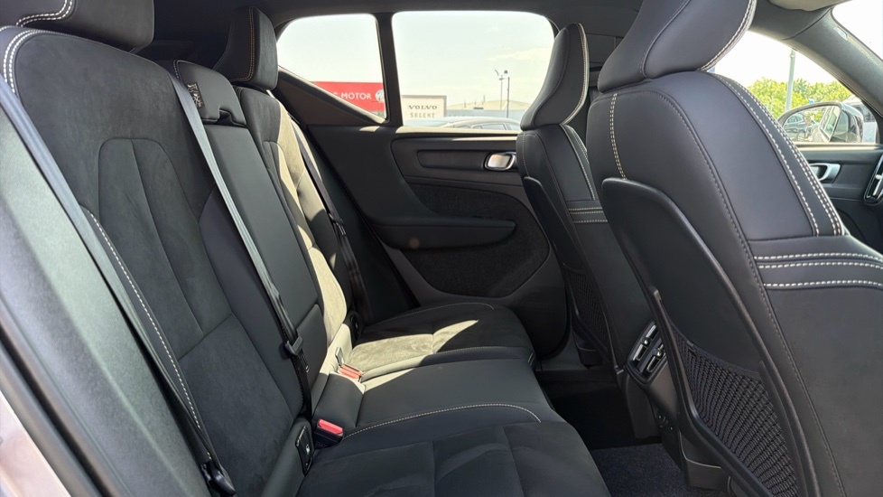 Volvo XC40 Plus, B3 Mild Hybrid, Dark OX25CVM Silver #6