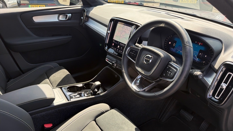 Volvo XC40 Plus, B3 Mild Hybrid, Dark OX25CVM Silver #4