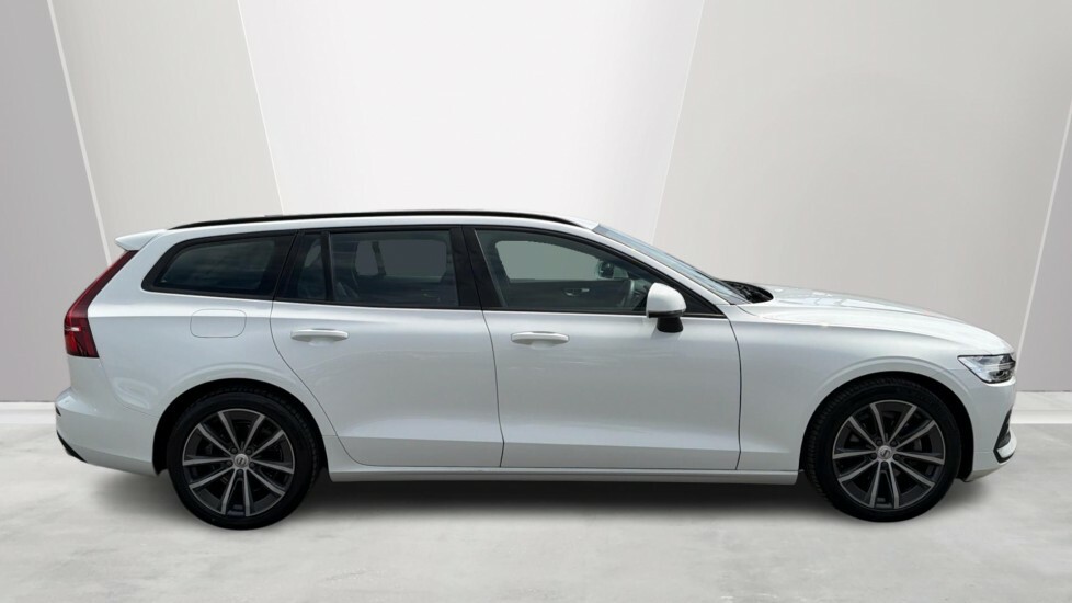 Volvo V60 Momentum, B3 Mild Hybrid White #3