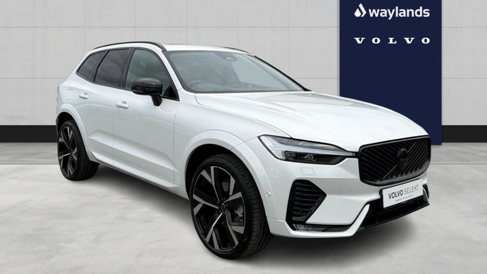 Volvo XC60 Black Edition Ultra, B5 Awd Mild Hybrid, White